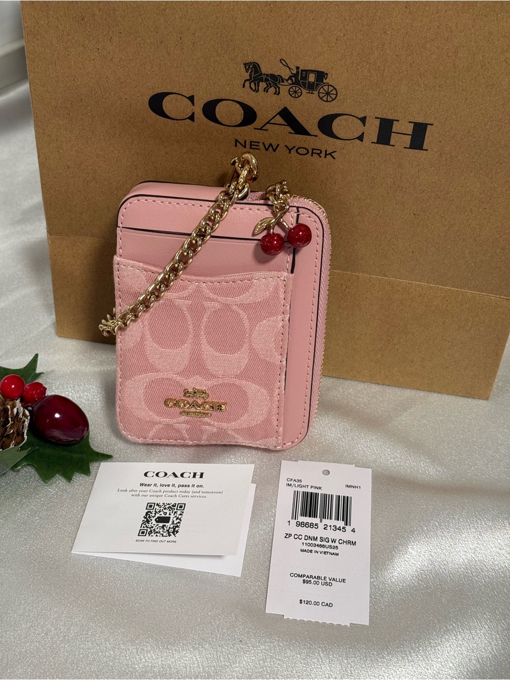 Coach Zip Card Case In Signature Denim With Charm CFA35